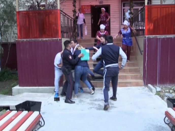 Салехардский городской суд постановил приговор по делу о нападении на съемочную группу Ревизорро Изображение: Салехардский городской суд постановил приговор по делу о нападении на съемочную группу Ревизорро